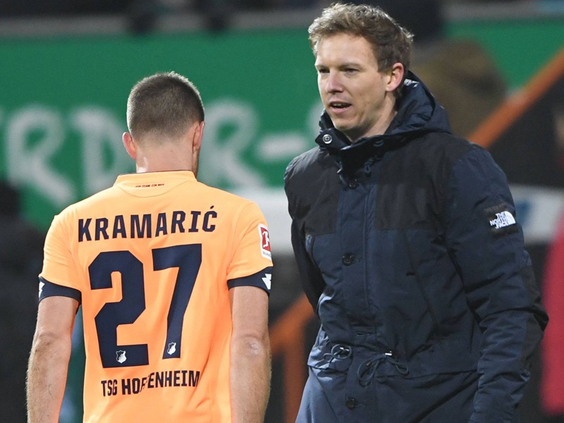 TSG-Trainer Julian Nagelsmann (r.) gingen die Argumente aus, Andrej Kramaric in der Startelf zu belassen.