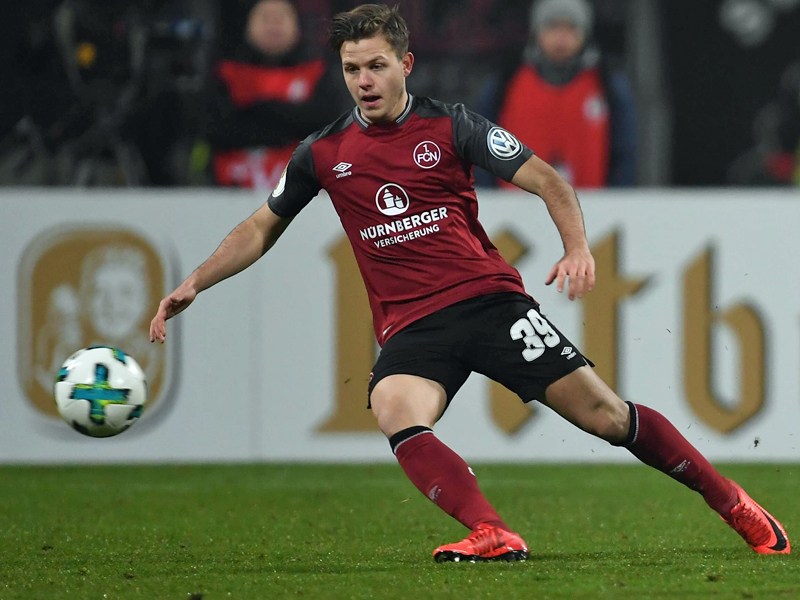 Seitenwechsel: Club-Talent Kammerbauer ist ab sofort f&#252;r den SC Freiburg am Ball.