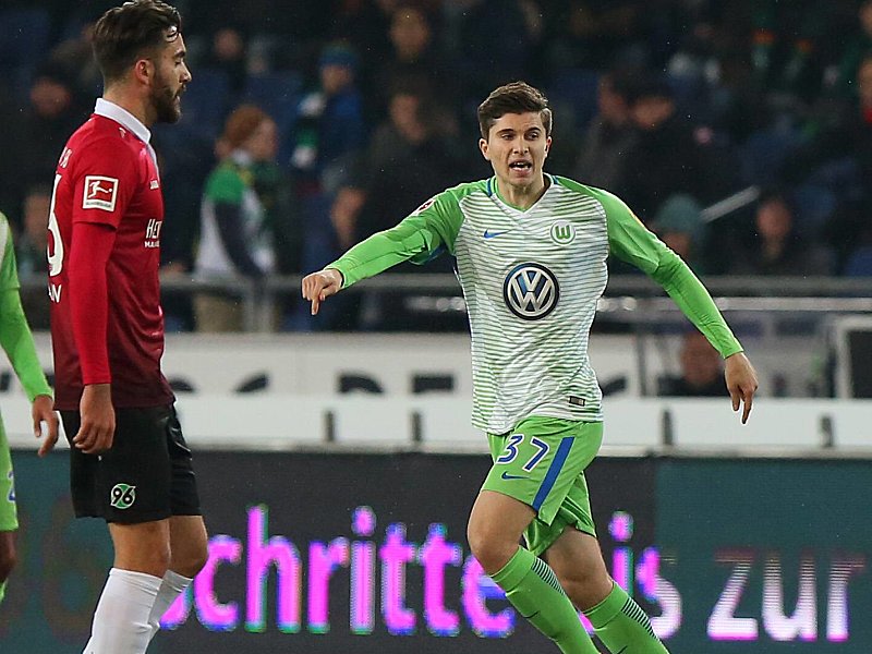 Wolfsburgs Elvis Rexhbecaj feierte gegen Hannover sein Bundesligadeb&#252;t.