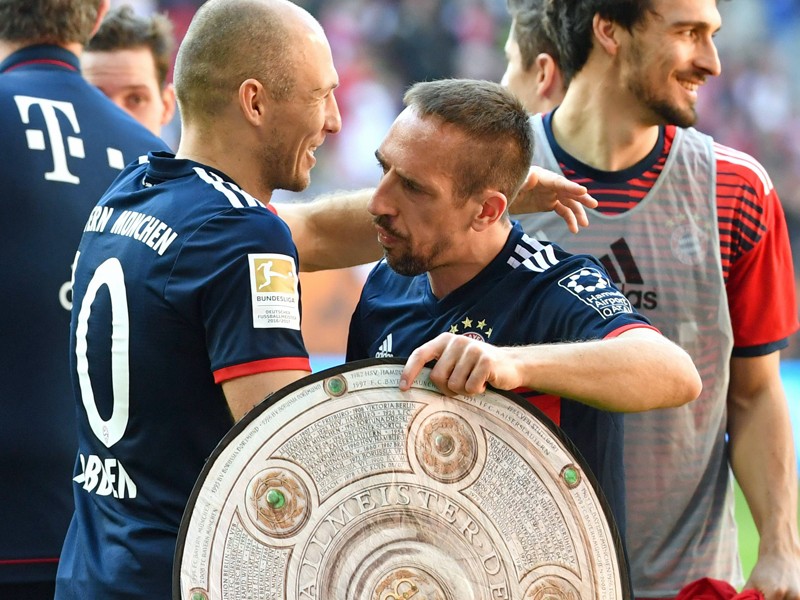 Noch ein Jahr beim FC Bayern: Arjen Robben und Franck Ribery sollen bleiben.