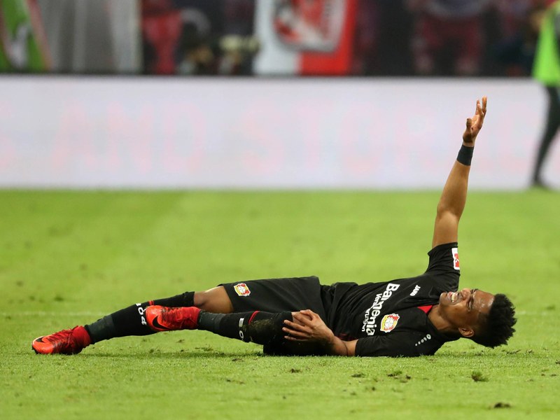 Schmerzverzerrtes Gesicht: Leverkusens Wendell verletzte sich beim 4:1 in Leipzig - Sven Bender ebenso.