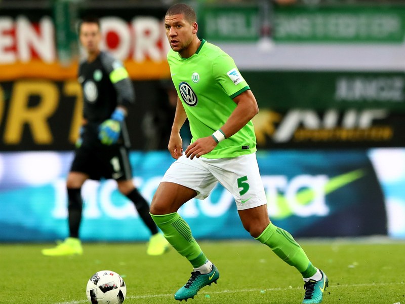 Sauer nach der Niederlage gegen Schalke: Wolfsburgs Jeffrey Bruma.