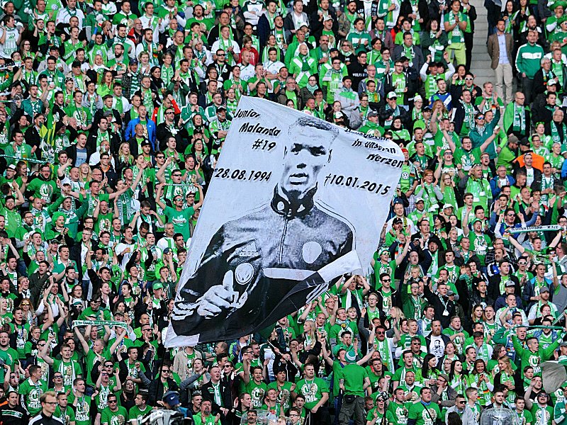 Der VfL Wolfsburg und seine Fans gedenken an Junior Malanda.