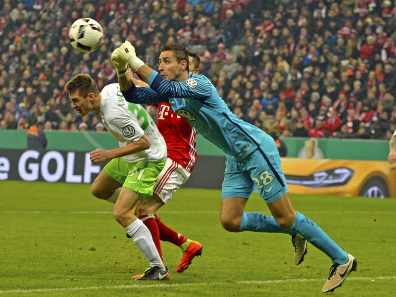 &quot;Das war eine Pokal-Rotation&#8220;: Wolfsburgs Keeper Koen Casteels muss gegen Hoffenheim  wieder auf die Bank.