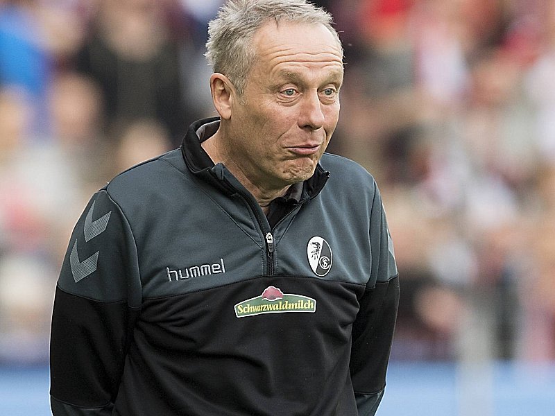 Hat einige personelle Optionen vor dem Spiel in Augsburg: Freiburgs Trainer Christian Streich.