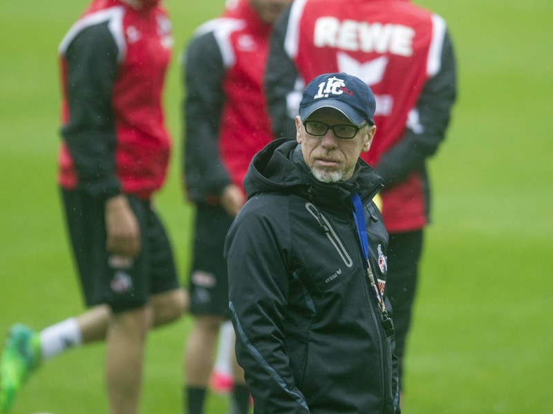 Das Duell gegen Bremen im Blick: FC-Trainer Peter St&#246;ger.
