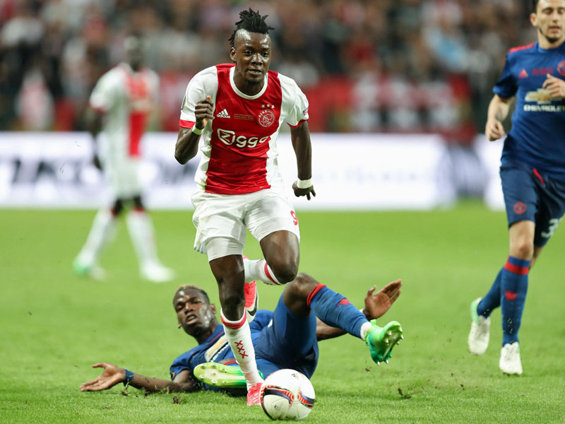 Pfeilschnell, dribbelstark und hei&#223; begehrt: Chelseas Bertrand Traor&#233;, der zuletzt an Ajax Amsterdam ausgeliehen war.