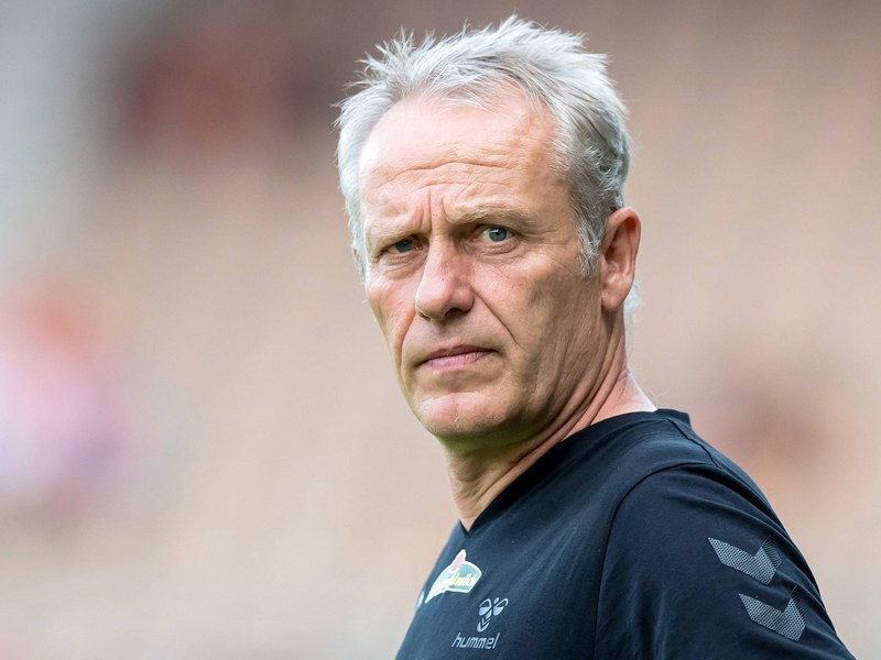 Fehlt weiterhin wegen eines Bandscheibenvorfalls: Freiburgs Trainer Christian Streich.