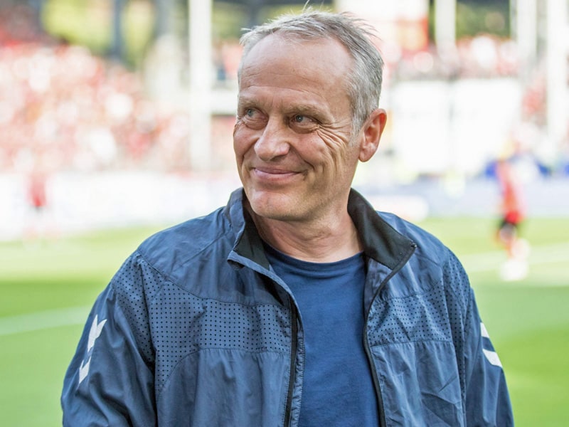 Freute sich &#252;ber die Reaktion der Fans: Freiburgs Trainer Christian Streich. 