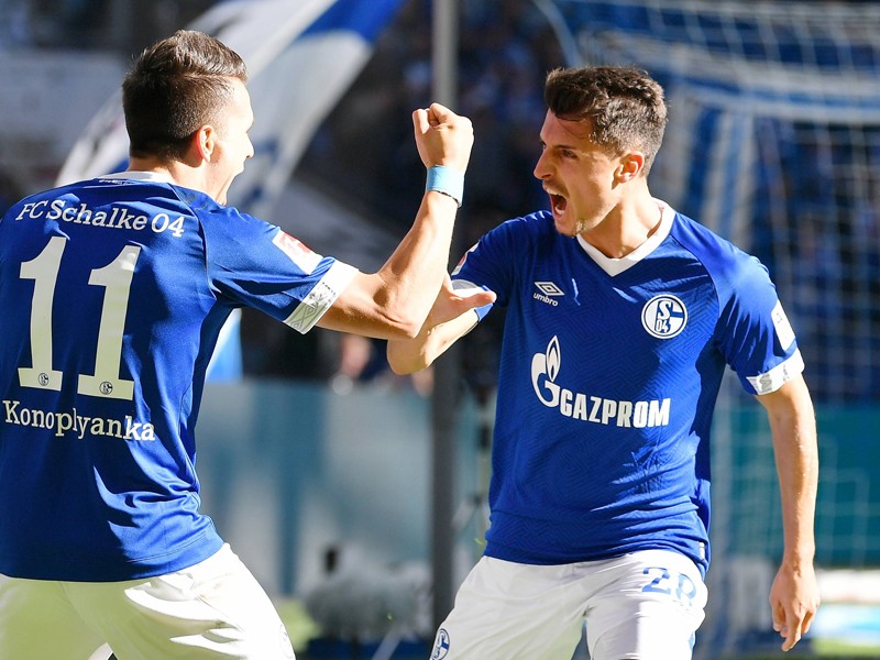 Die Erl&#246;sung: Schalkes Alessandro Sch&#246;pf sorgte mit seinem Treffer f&#252;r den ersten Saisonsieg. 