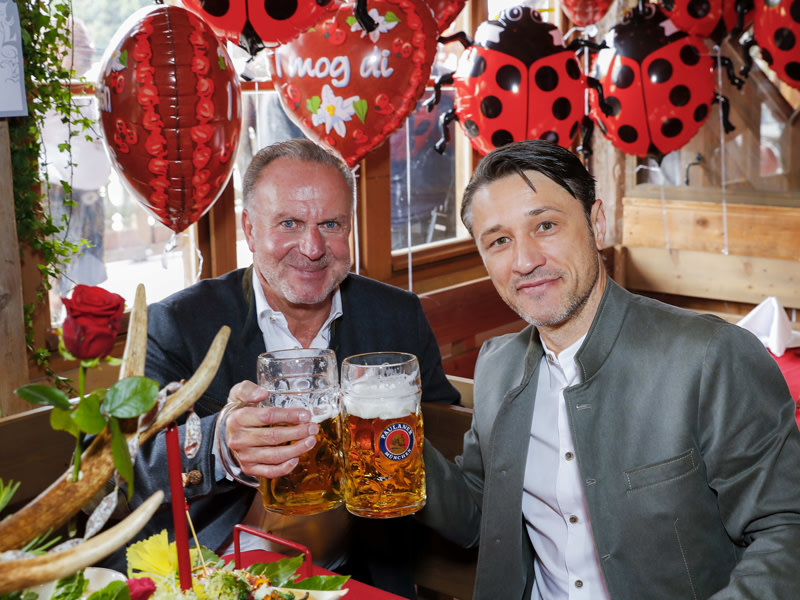 Romantische Szenerie: Karl-Heinz Rummenigge und Niko Kovac am Sonntag auf dem Oktoberfest.