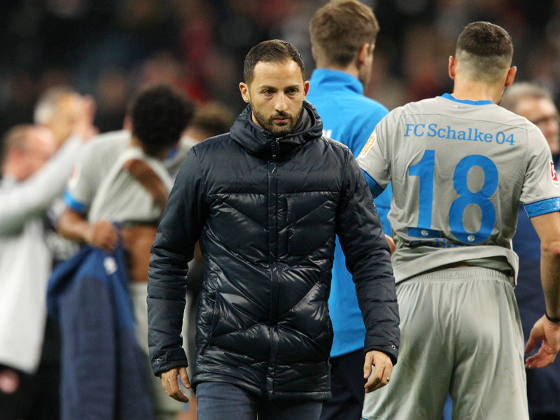Ist sich &quot;der Lage bewusst&quot;: Schalke-Trainer Domenico Tedesco.
