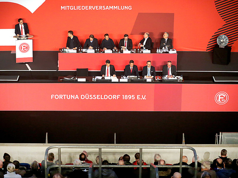 Mitgliederversammlung bei Fortuna D&#252;sseldorf: Verein pr&#228;sentierte positive wirtschaftliche Zahlen.