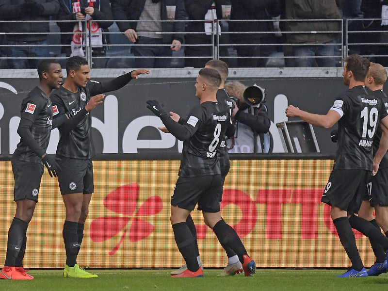 Frankfurt jubelt: Die Eintracht ist mit einem Sieg gestartet - trotz Anlaufschwierigkeiten.