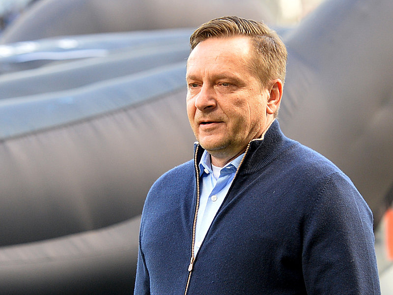 Hat mehr Angst vor dem Fliegen als vor der Eintracht: 96-Manager Horst Heldt.