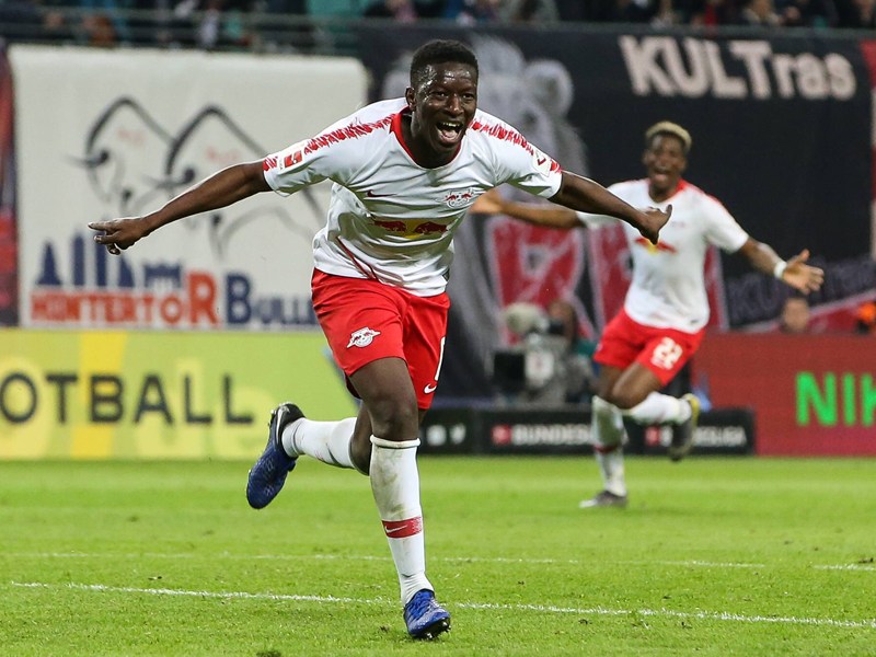 &#220;berflieger: Amadou Haidara bejubelt den Treffer zum 5:0 gegen Hertha BSC, sein erstes Bundesligator.