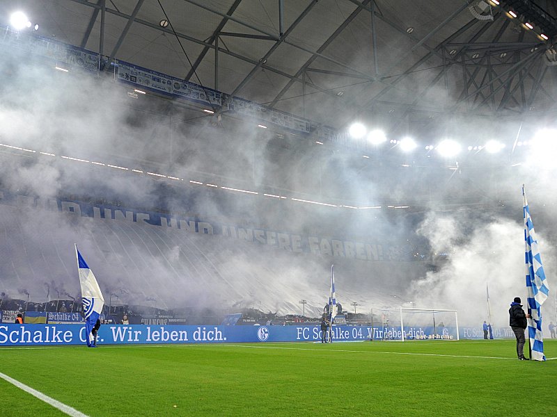 Teure Choreo: Der DFB bat den FC Schalke 04 f&#252;r Pyro-Einsatz im Revierderby zur Kasse.