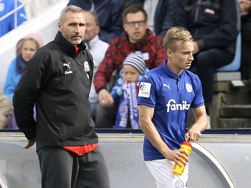Zwei Neue f&#252;r den VfB? Kiels Trainer Tim Walter und Jannik Dehm.