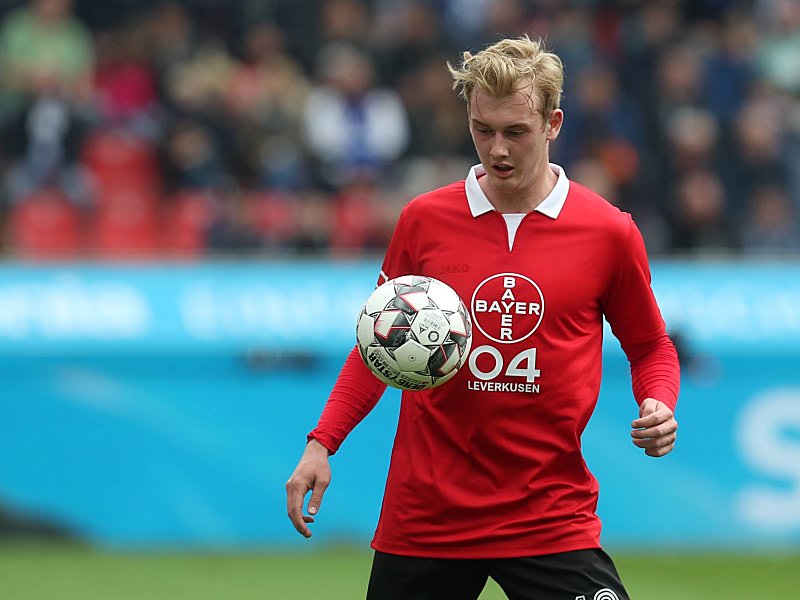 Wechselt aller Voraussicht nach innerhalb der Bundesliga - und schlie&#223;t sich Dortmund an: Nationalspieler und Bayer-Profi Julian Brandt.