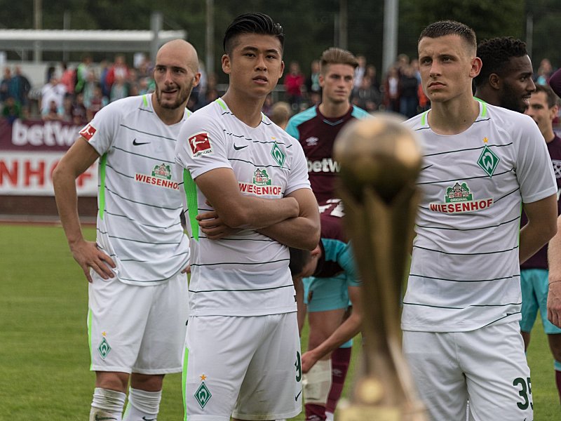 Auch dank Torsch&#252;tze Yuning Zhang (Mitte) gewann der SV Werder Bremen den &quot;betway-Cup&quot; gegen West Ham United.