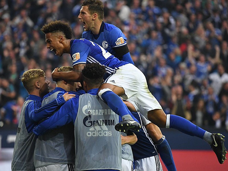 Aus dem H&#228;uschen: Der FC Schalke 04 stand gegen RB Leipzig defensiv felsenfest.