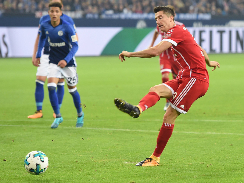 Sicher vom Punkt: Bayerns Robert Lewandowski verwandelt den Handelfmeter zum 1:0.