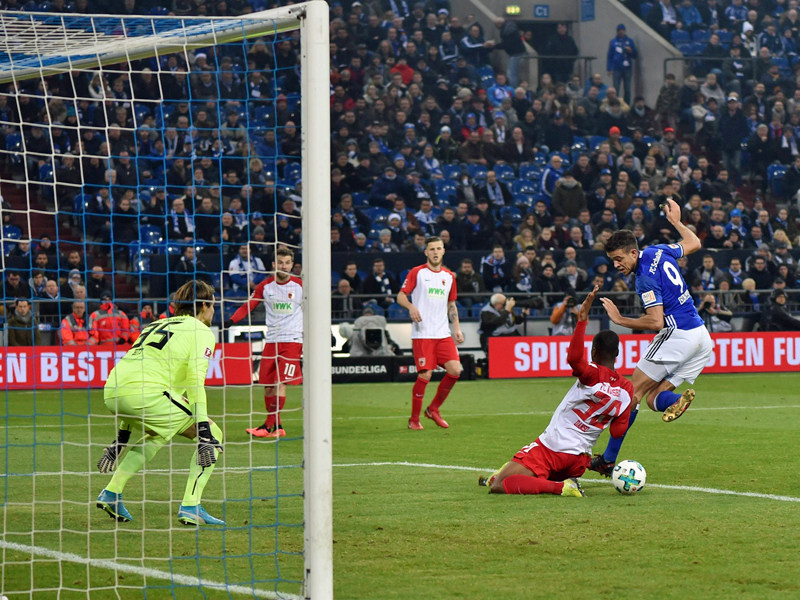Sehenswerter Treffer: Franco di Santo brachte Schalke mit seiner rechten Hacke in F&#252;hrung. 