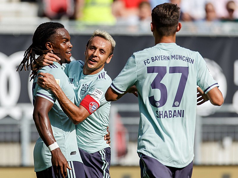 In Mintgr&#252;n treffsicher unterwegs: Renato Sanches (links), der 2018 beim FC Bayern M&#252;nchen den Durchbruch schaffen will.