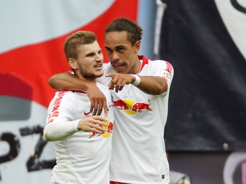 Torsch&#252;tzen unter sich: Timo Werner (li.) und Yussuf Poulsen schossen RB Leipzig gegen Hannover zum ersten Saisonsieg.