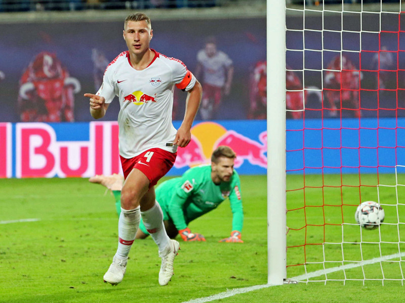 Leipzig f&#252;hrt: Willi Orban hat RB gegen Stuttgart in Front gebracht. 