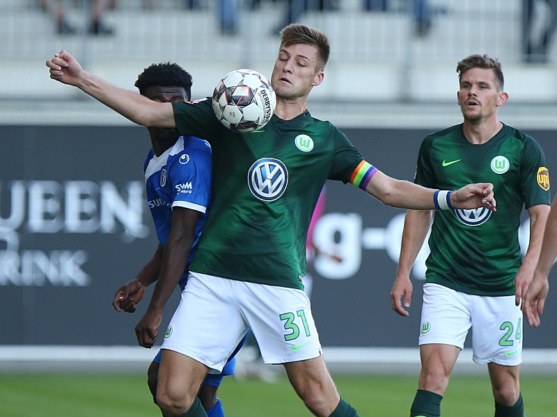 Torsch&#252;tze: VfL-Kapit&#228;n Robin Knoche besorgte den einzigen Wolfsburger Treffer des Tages.