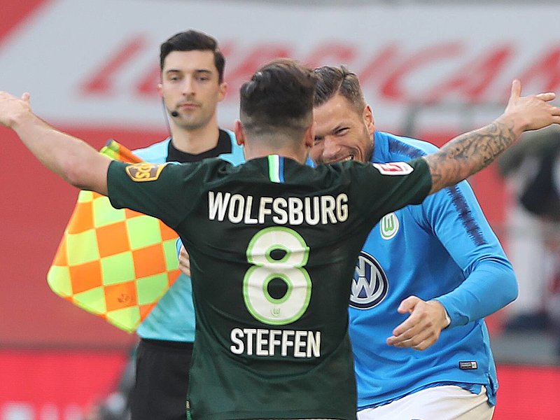 Doppelpack zum Sieg: Wolfsburgs Renato Steffen (l.).