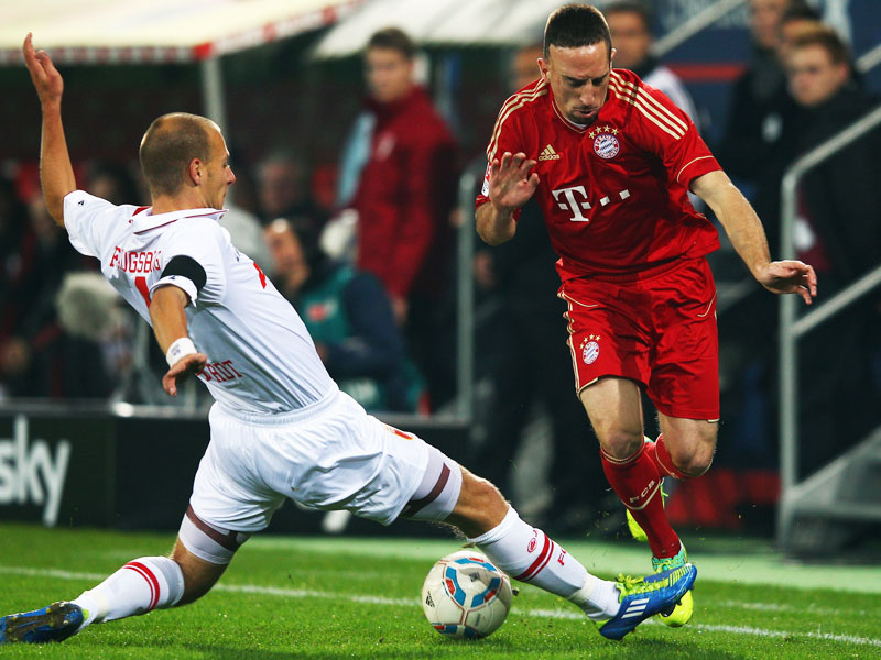 Stellte Dominik Reinhardt nur im ersten Durchgang vor gro&#223;e Probleme: Bayerns Dribbler Franck Ribery.