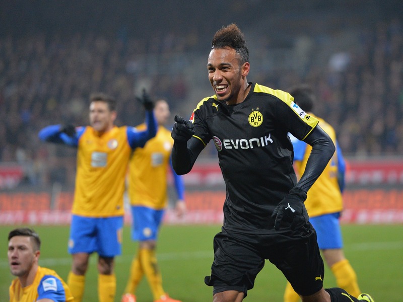 Dortmunds Torsch&#252;tze Pierre-Emerick Aubameyang freut sich &#252;ber seinen Treffer zum 1:0.