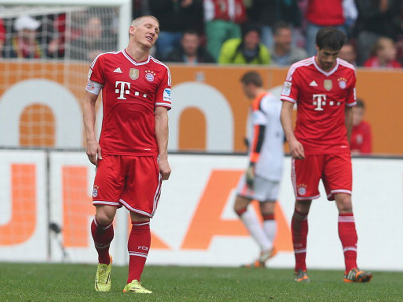 Ungewohntes Bild: Schweinsteiger und Martinez verloren mit dem FC Bayern in Augsburg. 