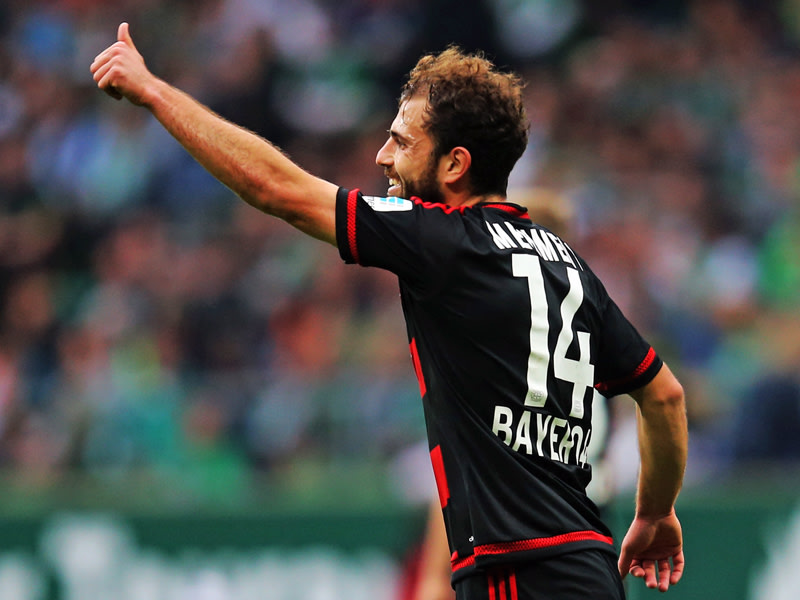 Daumen hoch: Admir Mehmedi traf zum 1:0 f&#252;r Bayer Leverkusen.