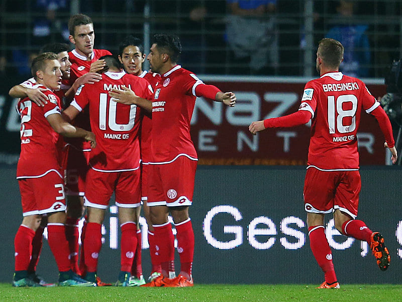 In der ersten Halbzeit effektiv und deswegen verdient mit 2:1 vorne: 1. FSV Mainz 05.