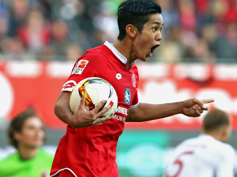 Yoshinori Muto war mit drei Treffern der Mainzer Punktegarant in Augsburg.