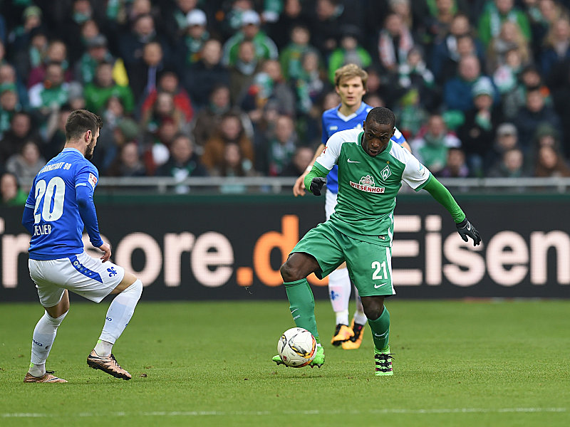 Brachte Werder mit 1:0 in F&#252;hrung: Anthony Ujah (r.). 