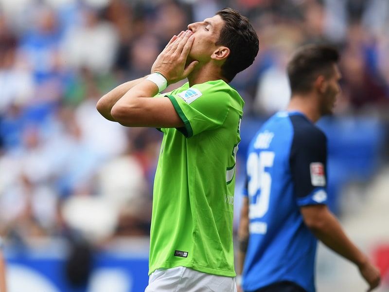 &#196;rgert sich &#252;ber die vergebenen Chancen: Wolfsburgs Mario Gomez.