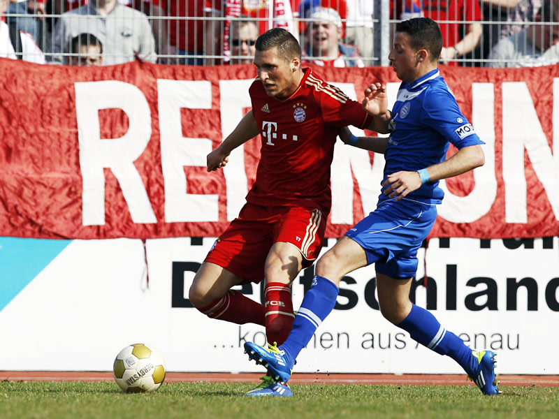 Neu in Regensburg: Koray Altinay (li.) kommt vom FC Bayern M&#252;nchen II zum Jahn. 