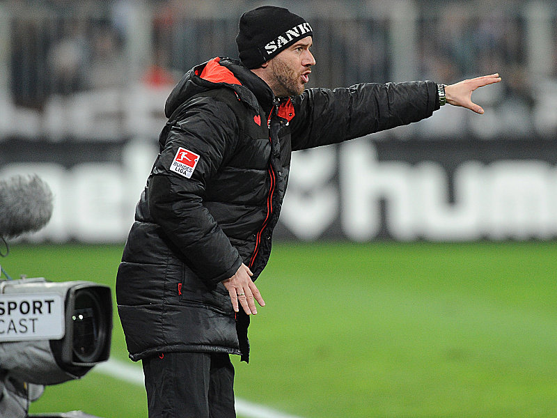 Im Blickpunkt: St.-Pauli-Trainer Roland Vrabec.