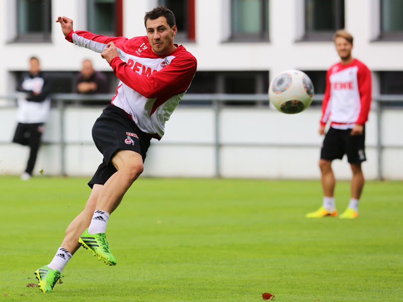 Gestern Startelf, heute Trib&#252;ne: K&#246;lns Mato Jajalo trainiert mit viel Elan, hat aber keine Perspektive. 