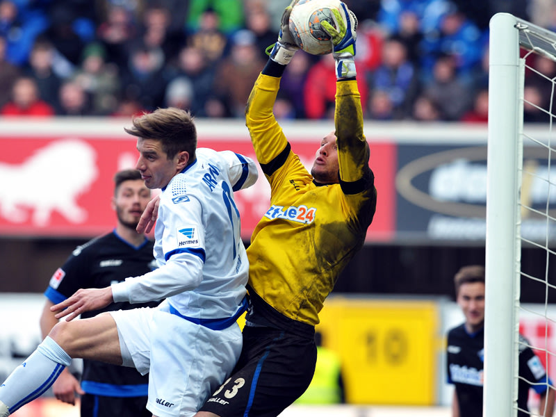 Startelfeinsatz: Paderborns Torh&#252;ter Daniel L&#252;ck ersetzt den verletzten Stammkeeper Lukas Kruse. 