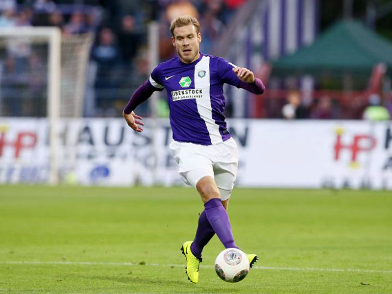 Bis 2015 bei Erzgebirge Aue am Ball: Mittelfeldspieler Oliver Schr&#246;der.
