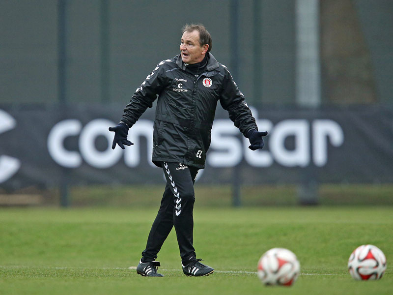 Macht sich - was die Einstellung der Mannschaft angeht - keine Sorgen: Chefcoach Ewald Lienen.