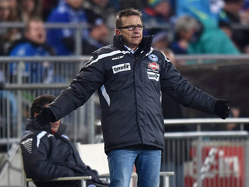 Kann gegen Duisburg aus dem Vollen sch&#246;pfen: Bielefelds Coach Norbert Meier.
