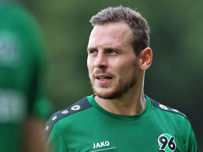 Sprach offen und ehrlich im kicker-Interview: Hannovers Marvin Bakalorz.