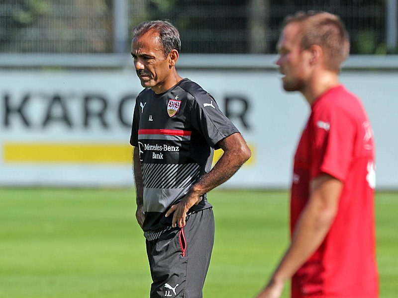 Sieht seinen Verein im Nachteil: VfB-Trainer Jos Luhukay.