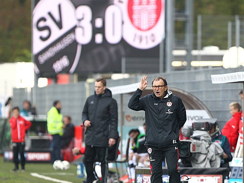 Wartet weiter auf die Wende mit St. Pauli: Trainer Ewald Lienen.
